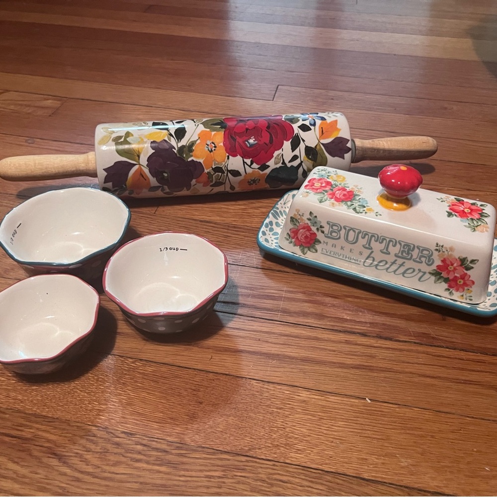 Pioneer woman  Butter Dish and Rolling Pin Set